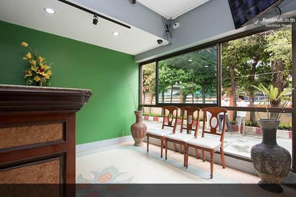 Homeplace Residence Bangkok Buitenkant foto